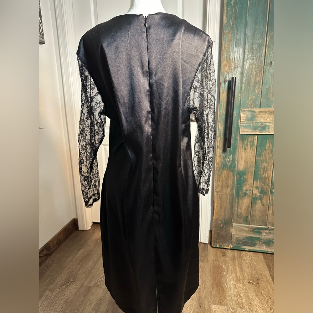 Black Modal Satin
Bead V Neck tunic dress lace sleeves woman size 16 - Picture 11 of 16